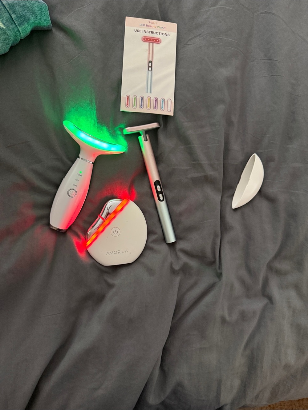 AVORLA LED Facial Light Therapy Device – White